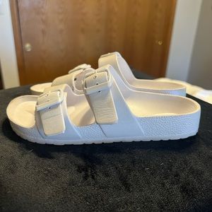 Cat snd Jack White Sandals